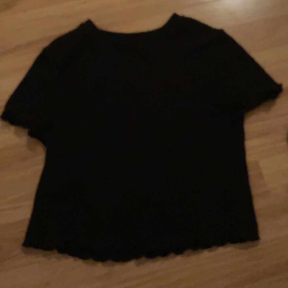 Black Lettuce Rip Top